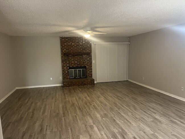 Building Photo - 5544 Cabot Dr N