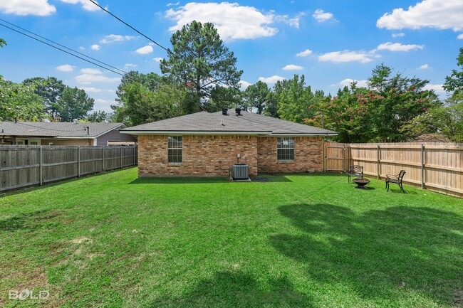 Building Photo - Check out this 3 bed 1 in Haughton