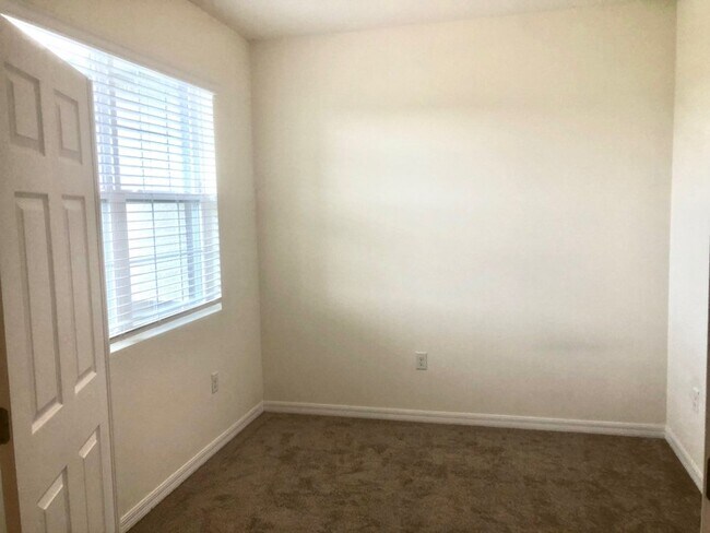 Building Photo - NE Cape Coral Single Family Home