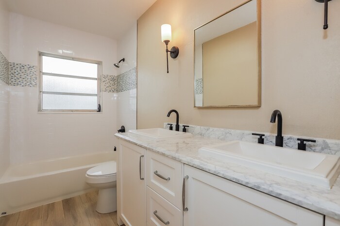 Building Photo - 3950 Bougainville Dr