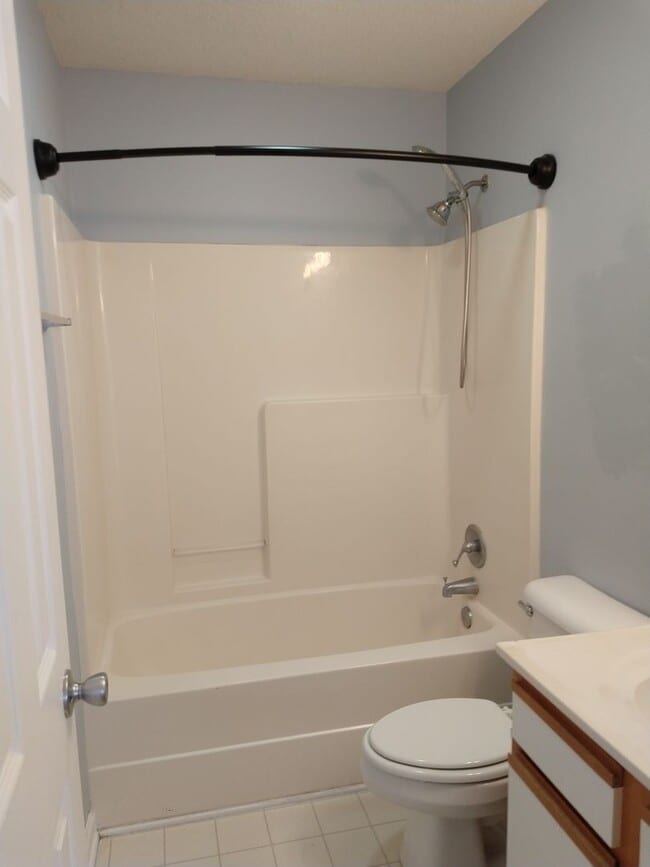 Building Photo - 63 Pirates Cove Dr