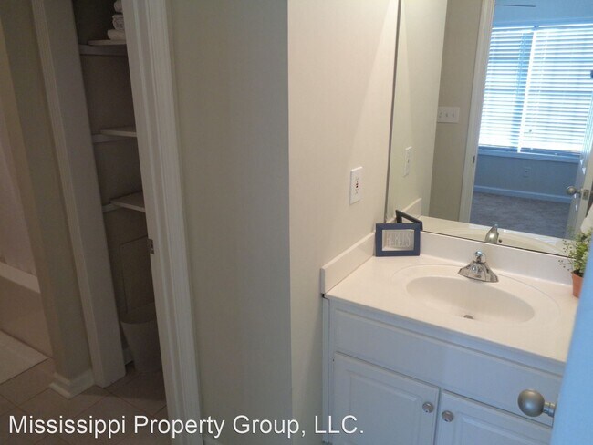 Building Photo - 3 br, 3 bath House - 1602 Jackson Avenue W...