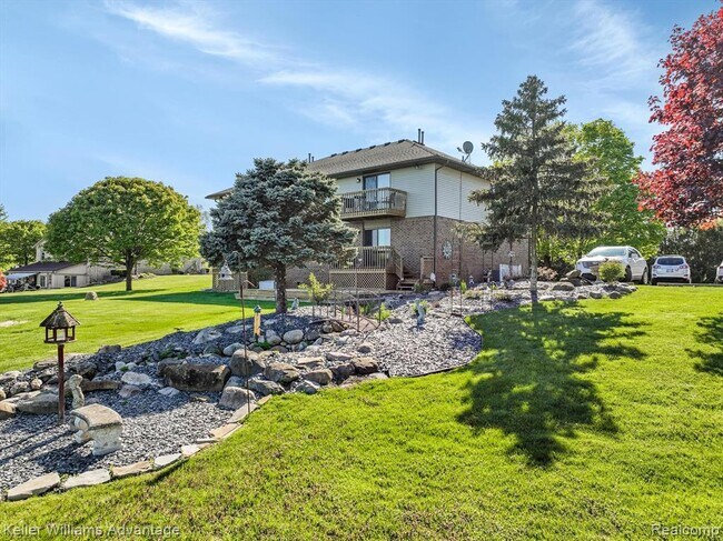 Building Photo - 27330 Sandy Hill Ln