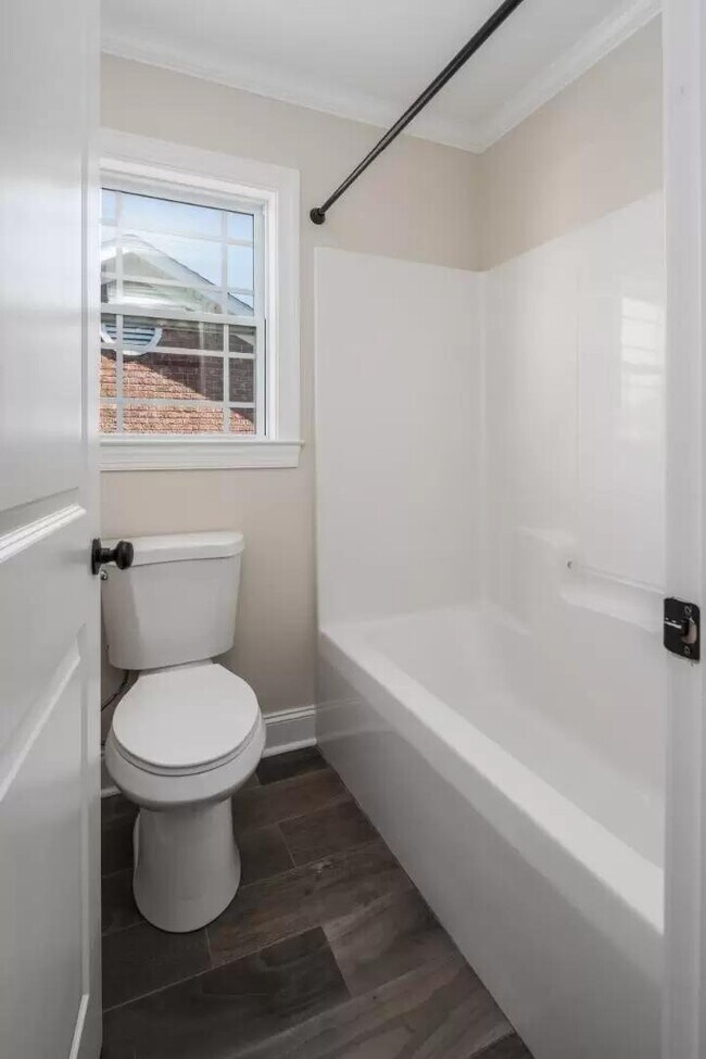 Building Photo - 925 Dearborn Ct