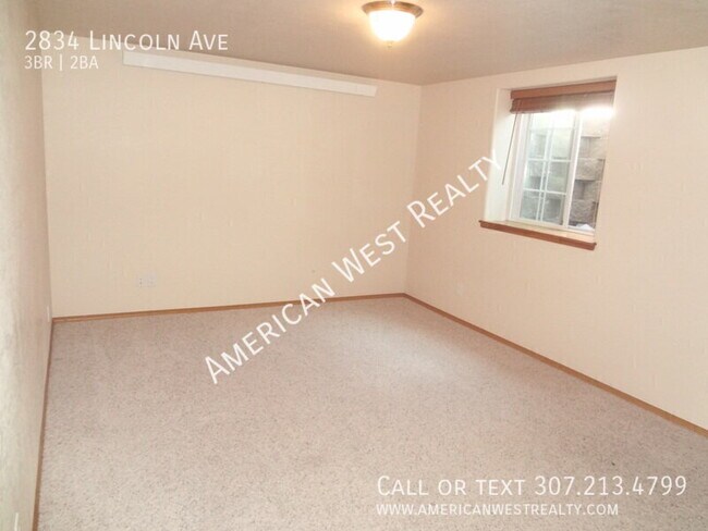 Building Photo - 2834 Lincoln Ave