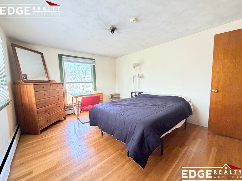 Building Photo - 94 Nottinghill Rd