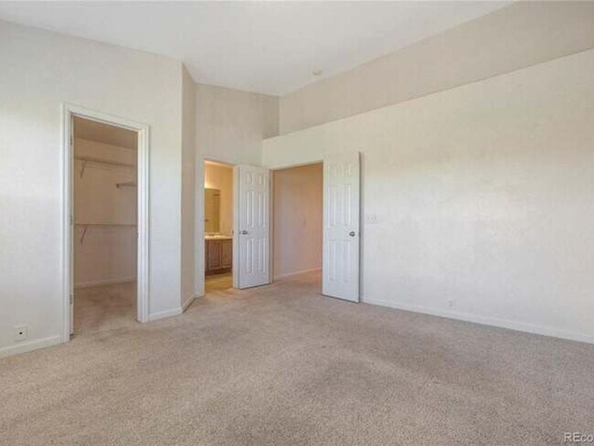 Building Photo - 3 Bedroom Townhome in Monument