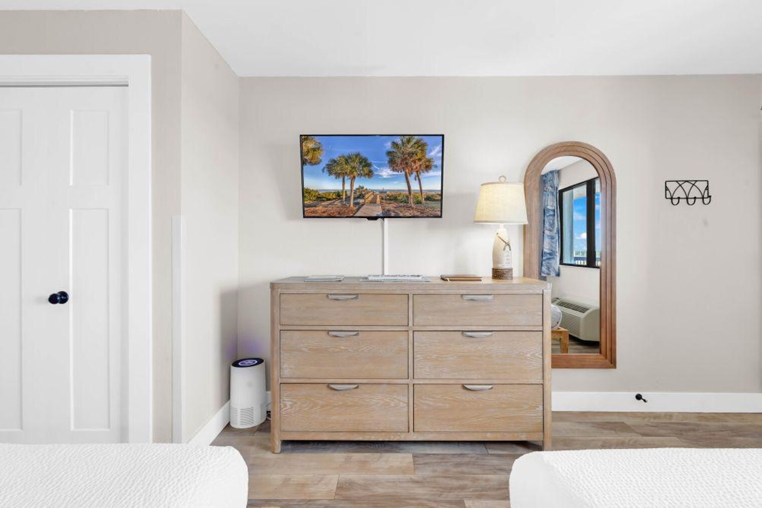 Building Photo - 2311 S Ocean Blvd