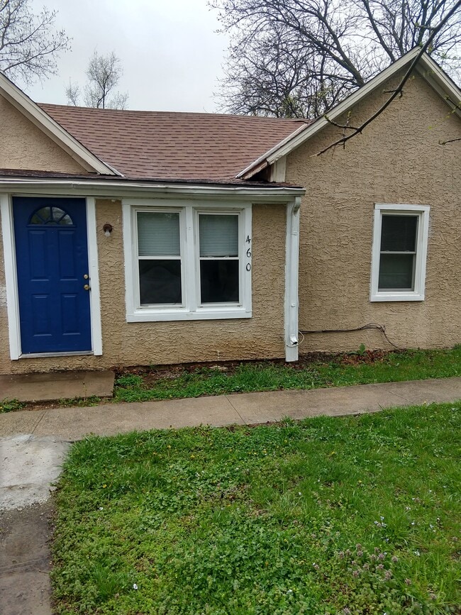 Building Photo - 460 N Lincoln St