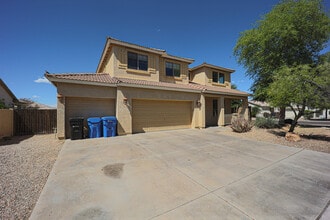 Building Photo - 5 bedroom Home1