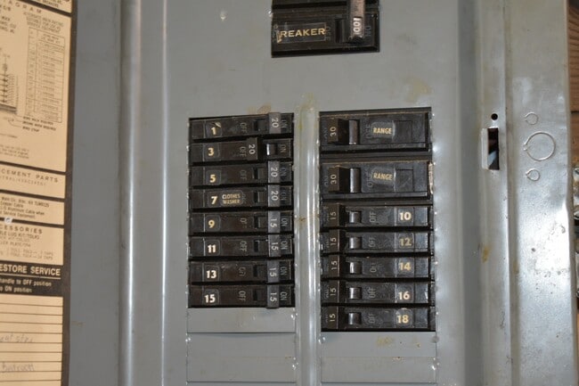 Building Photo - 1309 Middle Ave