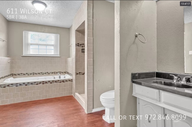 Building Photo - 611 Wilson Ct