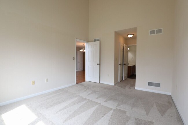 Building Photo - Spacious 3BR Townhome in Harrisburg – First-floor primary bedroom, Garage & Deck!