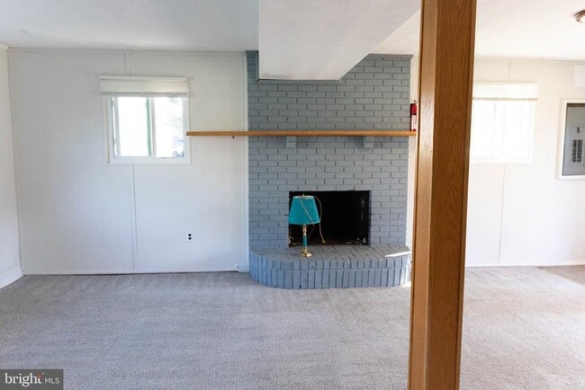 Building Photo - 325 Londontown Rd