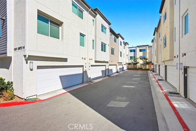 Building Photo - 14051 Diamond