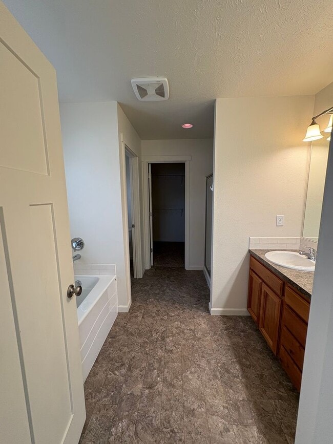 Building Photo - Home for rent in Quincy