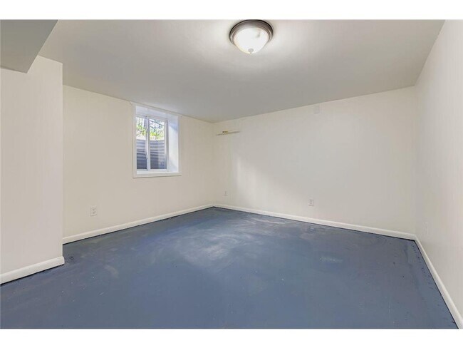 Building Photo - 1683 Minnehaha Ave E