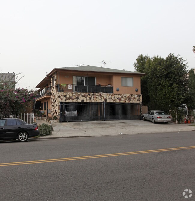 1339 N Hobart Blvd 1339 N Hobart Blvd Los Angeles CA 90027 Apartment Finder