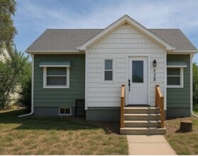 Building Photo - 2 Bed 1 Bath Available Now!