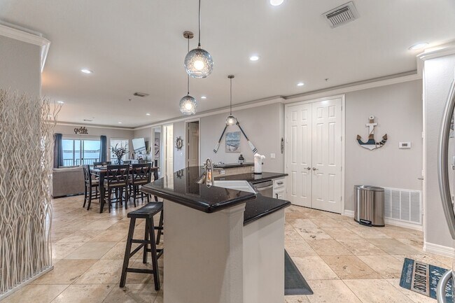 Building Photo - 7039 Kingston Cove Ln