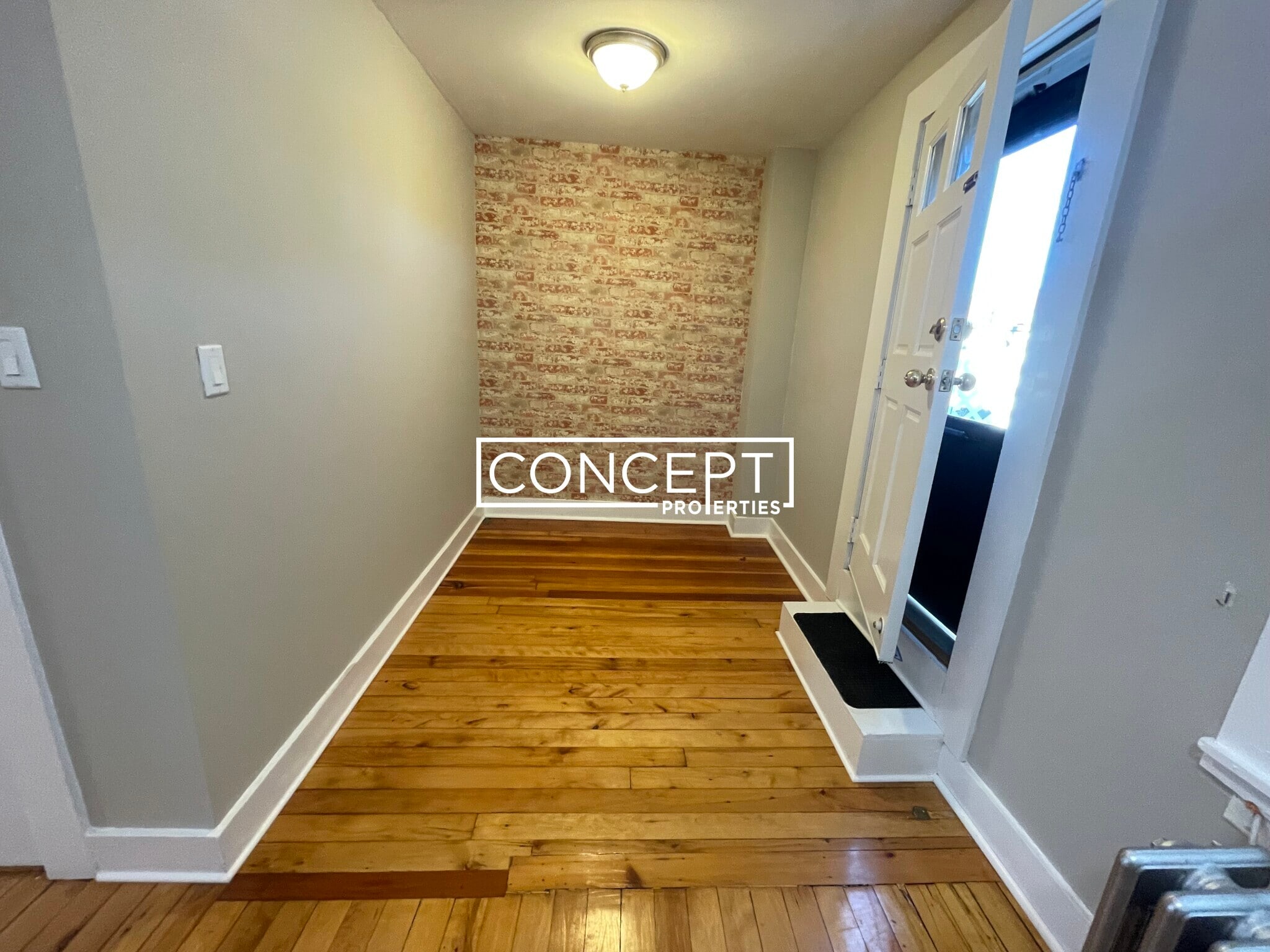 Building Photo - 39 Beacon St