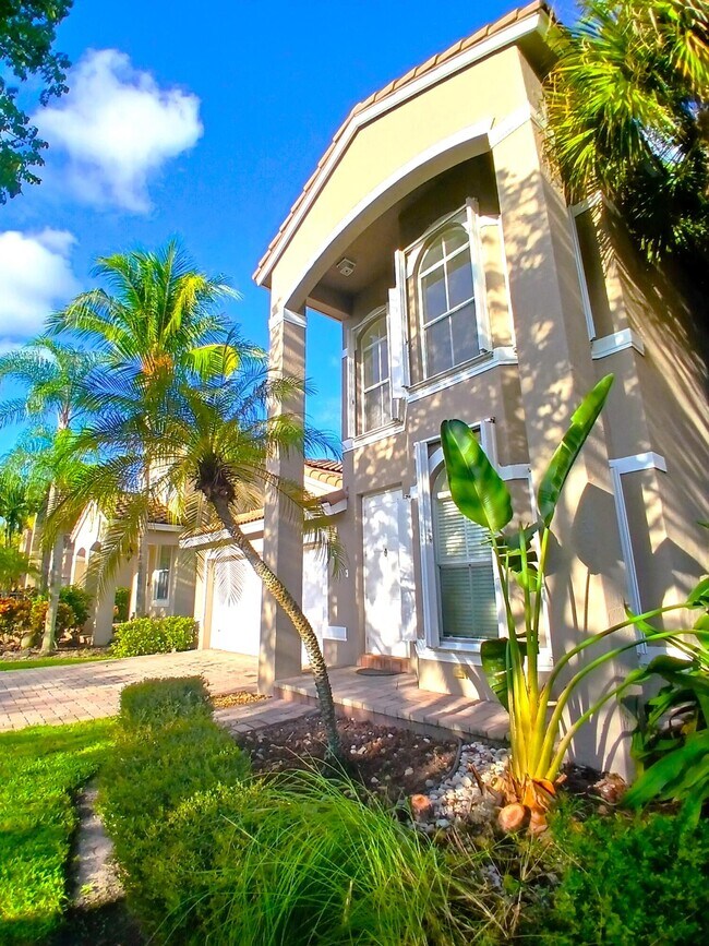 Building Photo - 1171 W Magnolia Cir