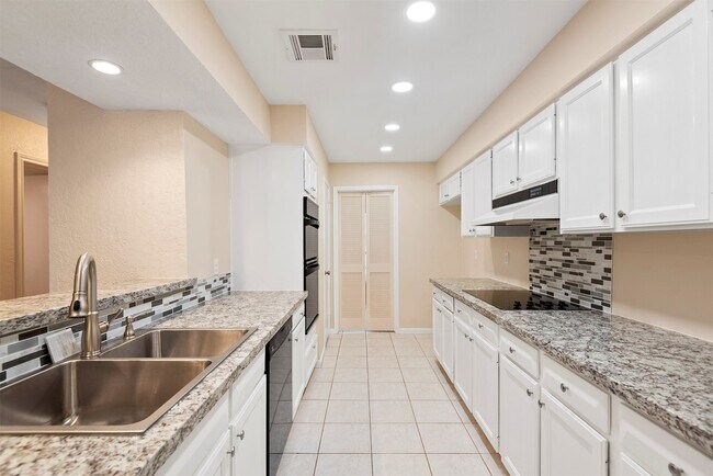 Building Photo - 14215 Lost Meadow Ln