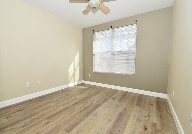 Building Photo - BEAUTIFUL 2 BED, 2 BATH CONDO AT MORGYN RI...