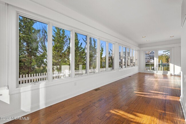 Building Photo - 954 Barnegat Ln