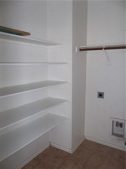 Building Photo - 2820 Deer Ridge Dr