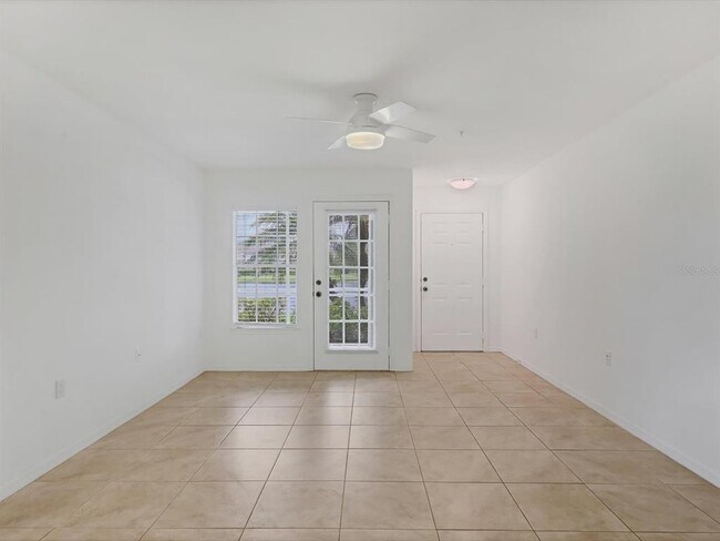 Building Photo - 8933 Manor Loop