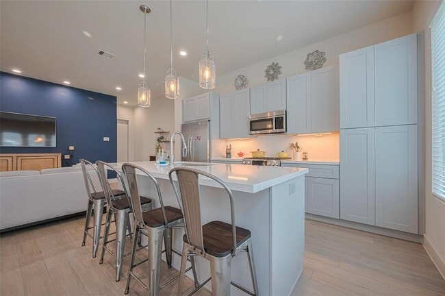 Building Photo - 6804 Rocinante Ln