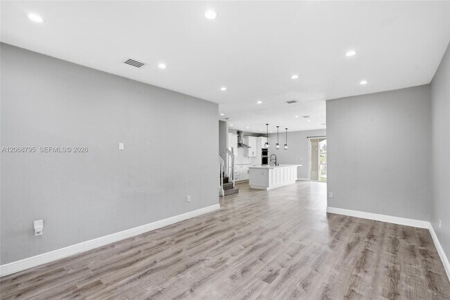 Building Photo - 15411 SW 9th Way