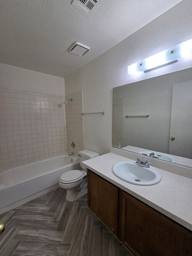 Building Photo - A Nicely Remodeled 2 Bedroom upstairs unit...