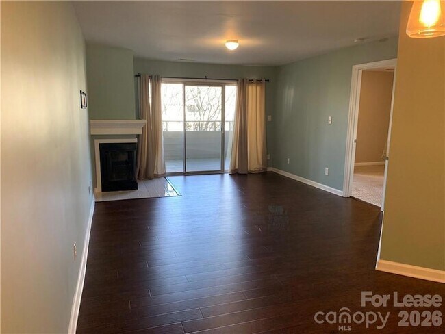 Building Photo - 2519 Stockbridge Dr