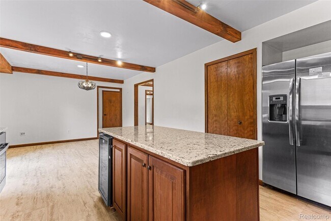 Building Photo - 3312 Palm Aire Ct