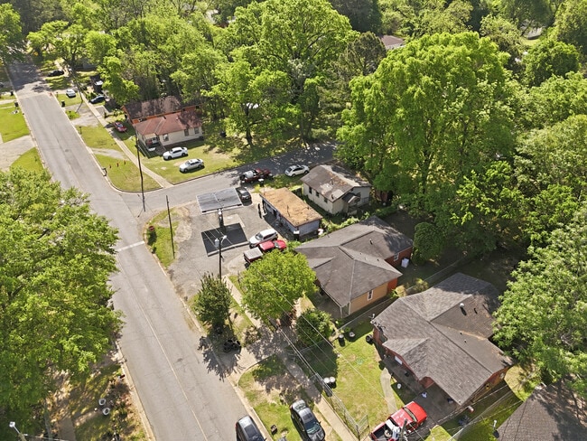 Building Photo - 2683 21st St