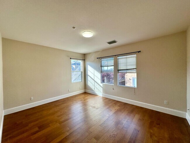 Building Photo - 1357 Trailside Ln