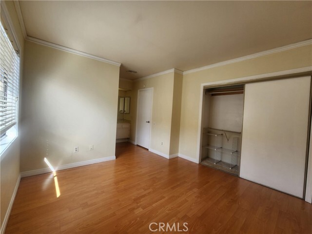 Building Photo - 7432 Hazeltine Ave
