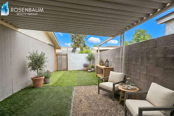 Building Photo - 452 E 9th Ave