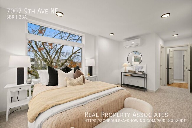 Building Photo - 7007 9th Ave NE