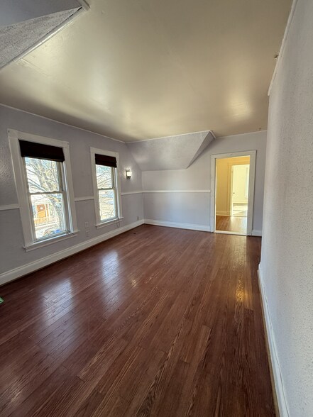 Livingroom - 260 Webster St