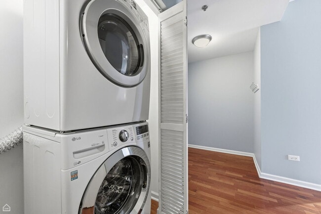 Building Photo - 1255 S State St