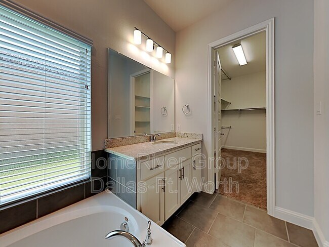 Building Photo - 11329 Bull Head Ln