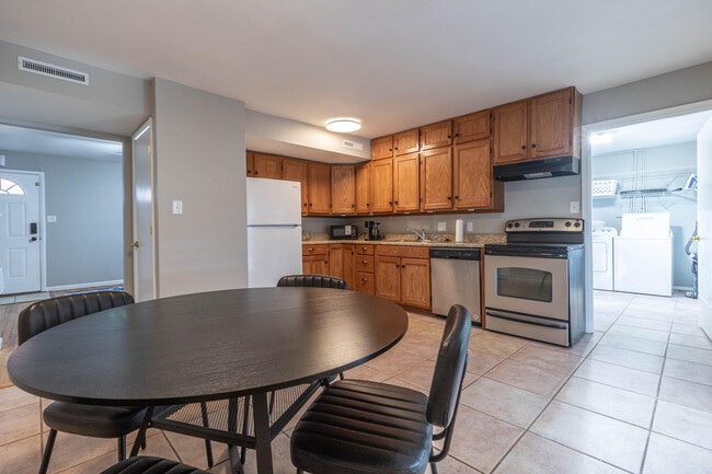 Building Photo - 210 W El Cortez Dr