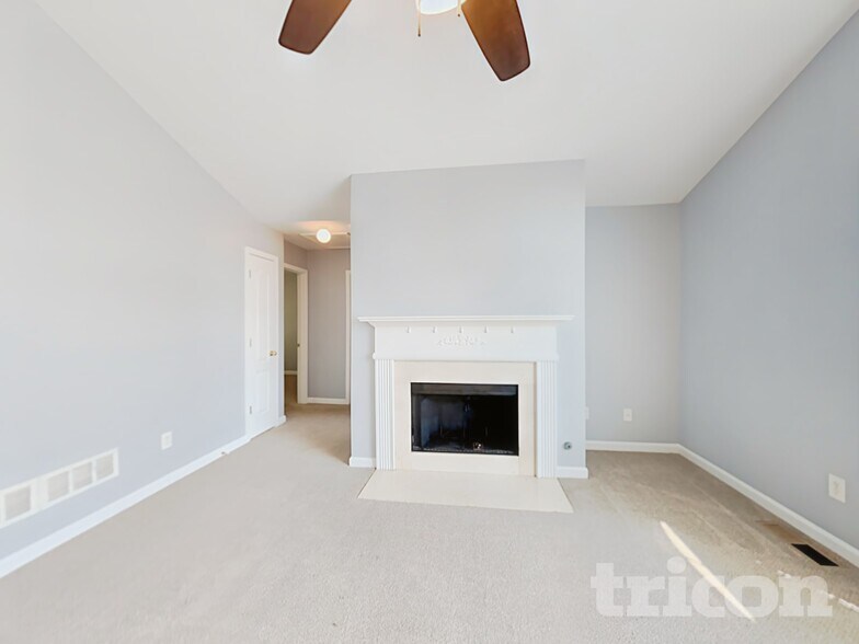 Building Photo - 6355 Queensdale Dr