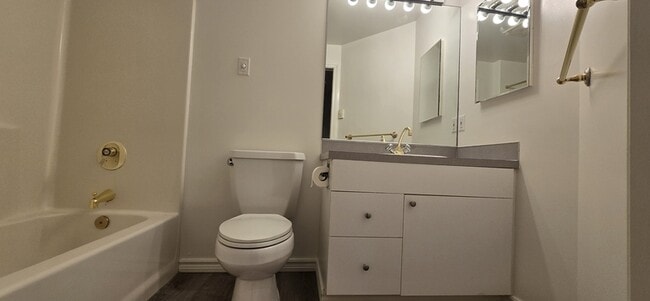 Building Photo - 5106 Green Lake Way N