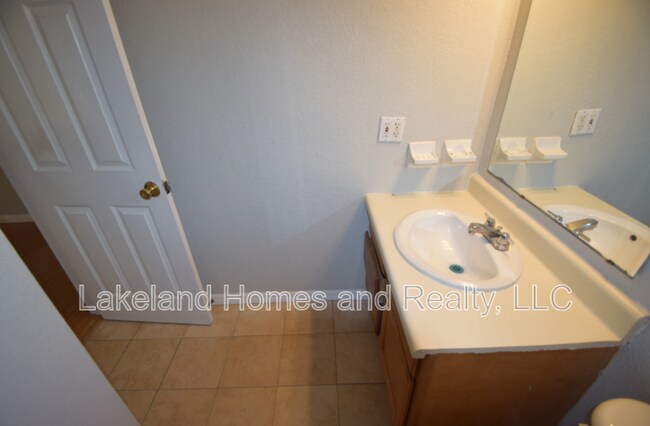 Building Photo - 2762 Gale Rose Dr