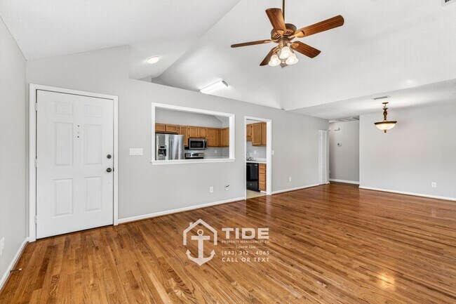 Building Photo - Modern Living in the Heart of West Ashley
