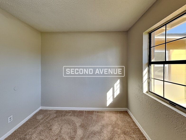 Building Photo - 2727 W 45th St